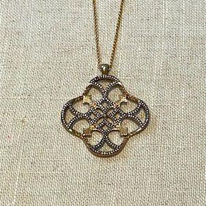 Stella & Dot pendant necklace gold